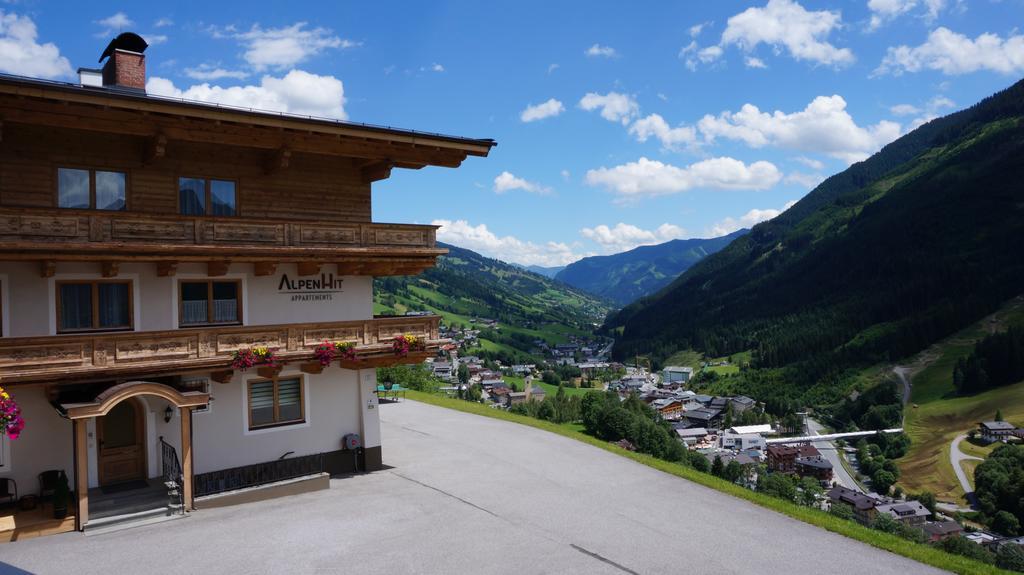 Ferienwohnung AlpenHit Saalbach Exterior foto