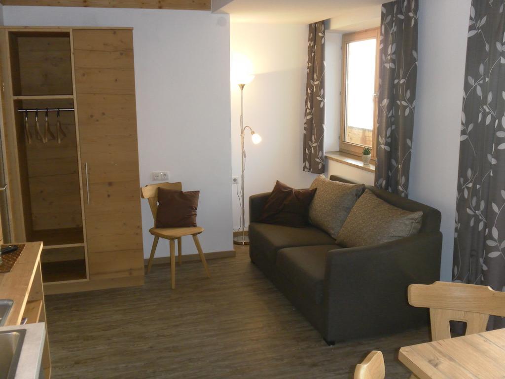 Ferienwohnung AlpenHit Saalbach Zimmer foto