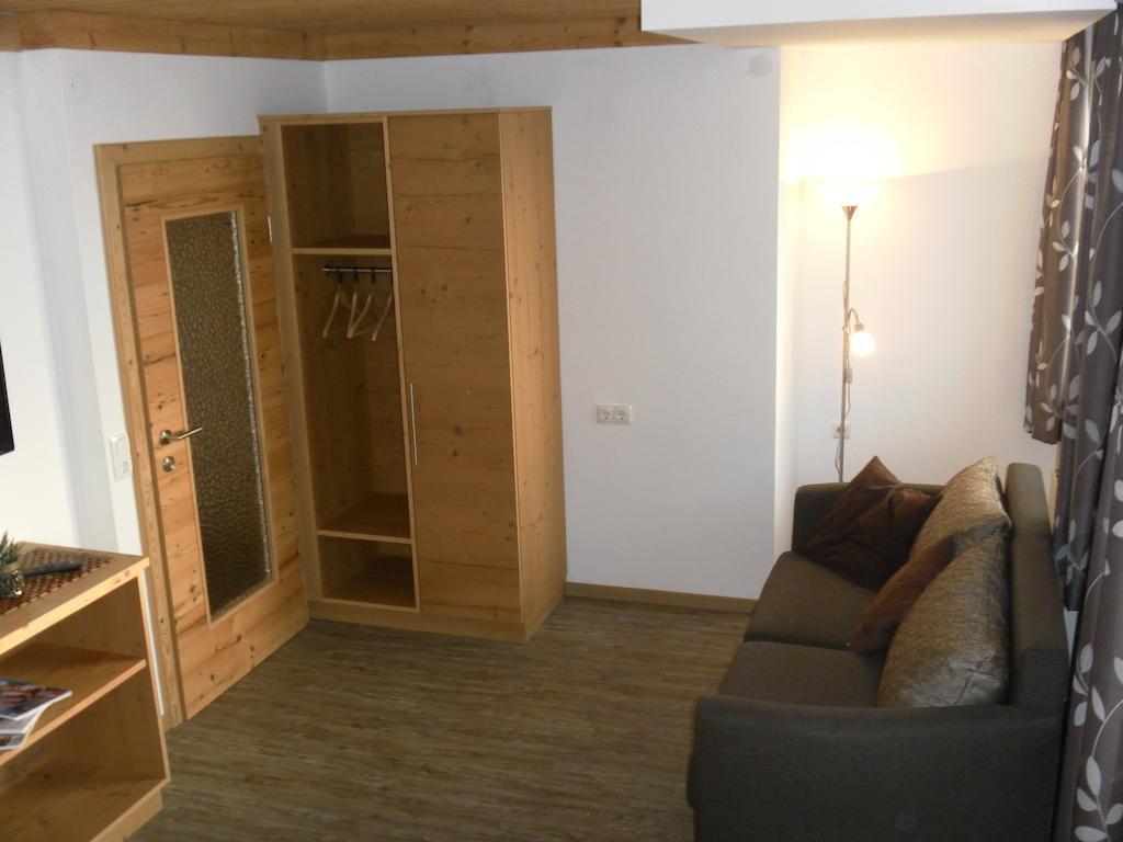 Ferienwohnung AlpenHit Saalbach Zimmer foto