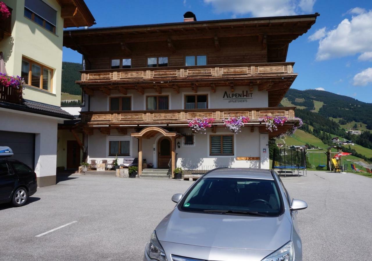 Ferienwohnung AlpenHit Saalbach Exterior foto